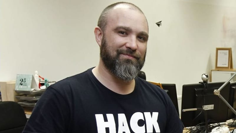 DanaCon Solidario de apoyo a las víctimas de Valencia — Antonio Fernandes, experto en ciberseguridad, en La Voz de Galicia